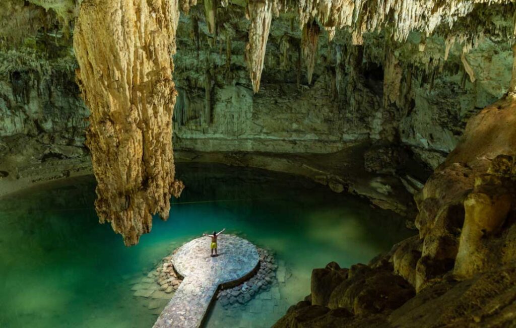 cenote-riviera-maya